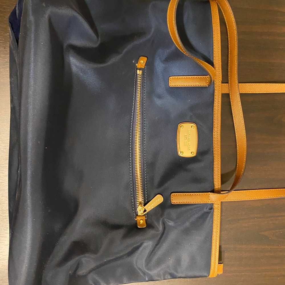 Michael Kors Shoulder Bag - Picture 2 of 5
